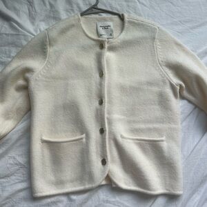 ABROCROMBIE & FITCH cream cardigan sweater